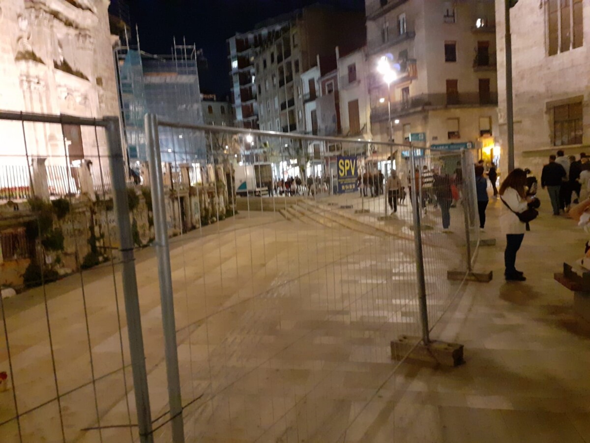 Vallas para proteger las covetes de los Santos Juanes